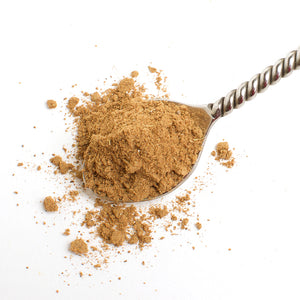  Aromatic Spice Blends Apple Pie spice blend closeup on spoon