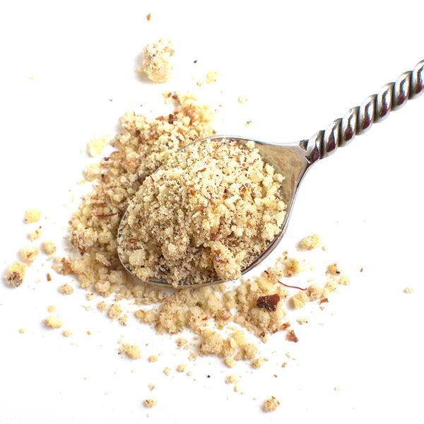  Aromatic Spice Blends Power Latte spice blend closeup on spoon